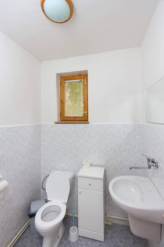 Kúpeľňa s toaletou, Vila Kantor, Štôla