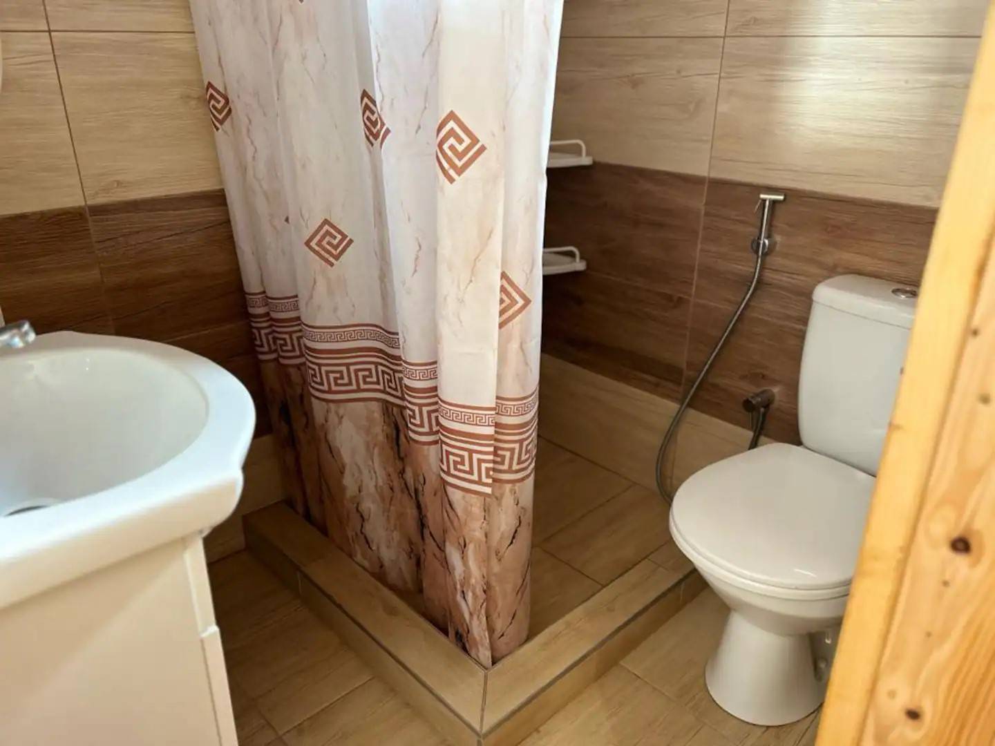 Kúpeľňa s toaletou, Chatka Nová zem, Podkylava