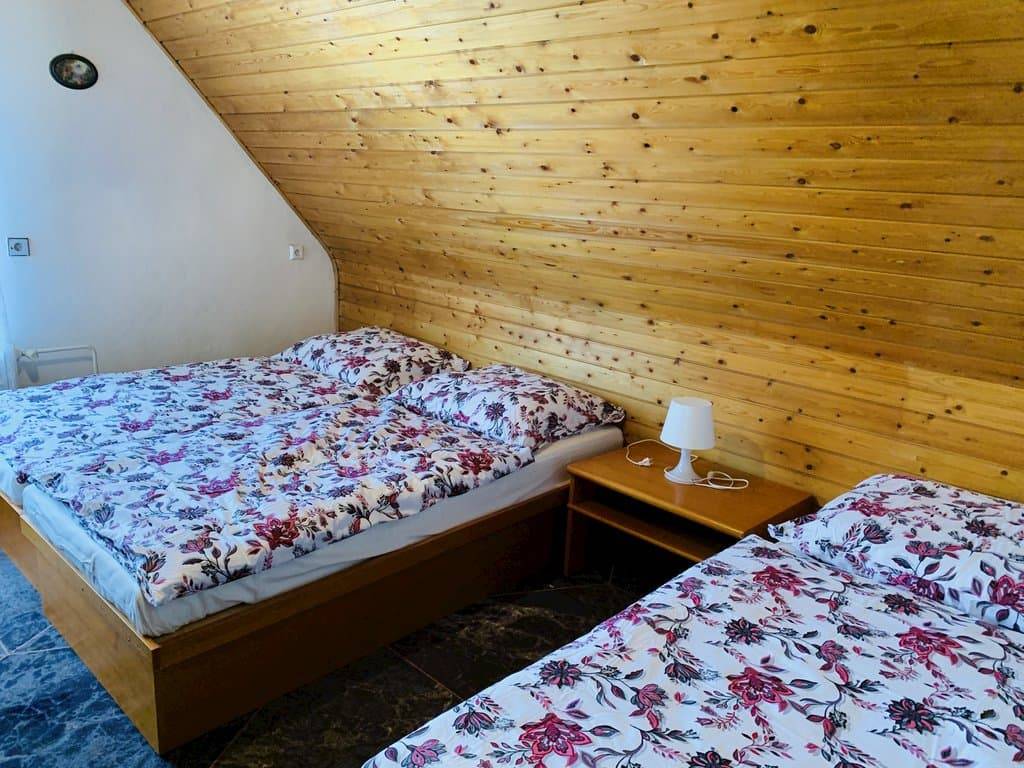 Spálňa, Chata Astrička, Stará Lesná