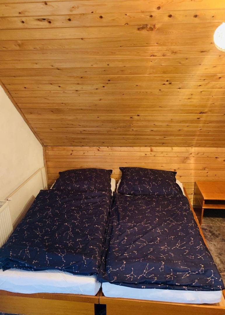 Spálňa, Chata Astrička, Stará Lesná