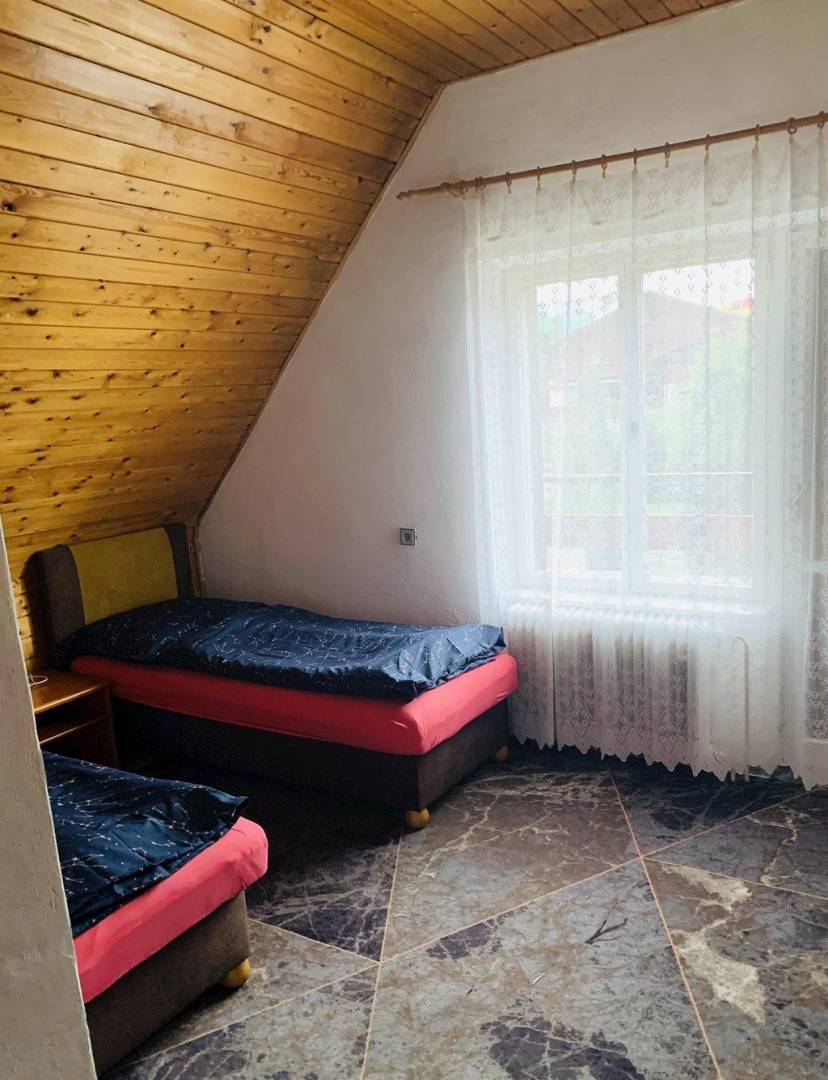 Spálňa, Chata Astrička, Stará Lesná