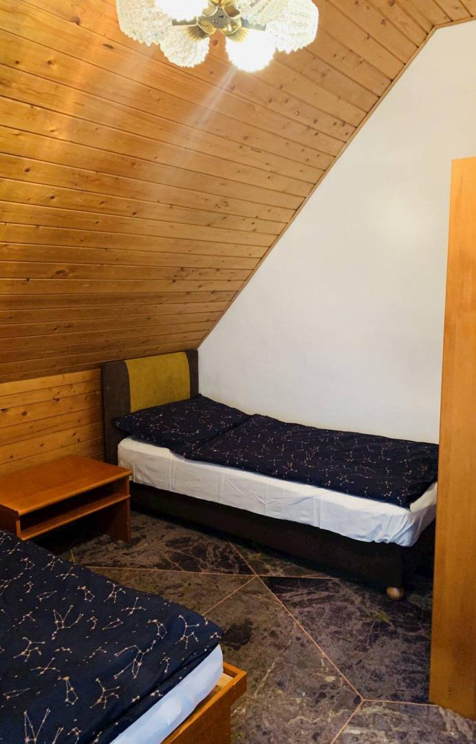 Spálňa, Chata Astrička, Stará Lesná