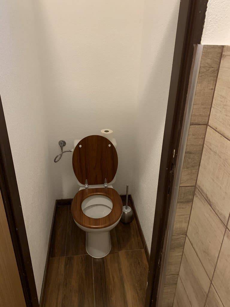 Samostatná toaleta, Chata Astrička, Stará Lesná