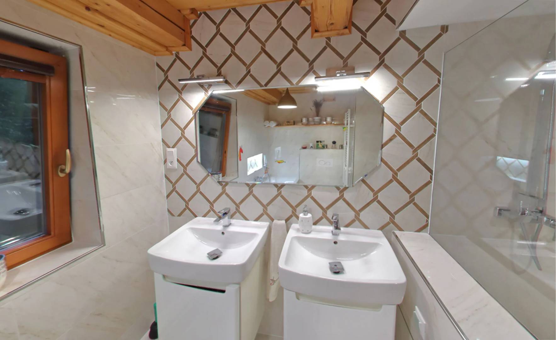 Samostatná toaleta, Chata Olešná, Olešná