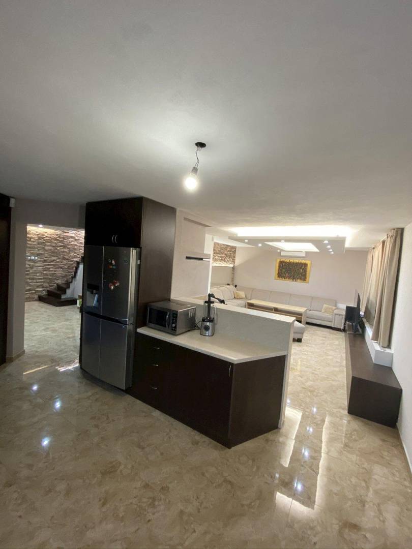 Kuchyňa, Dom v stráni, Poniky