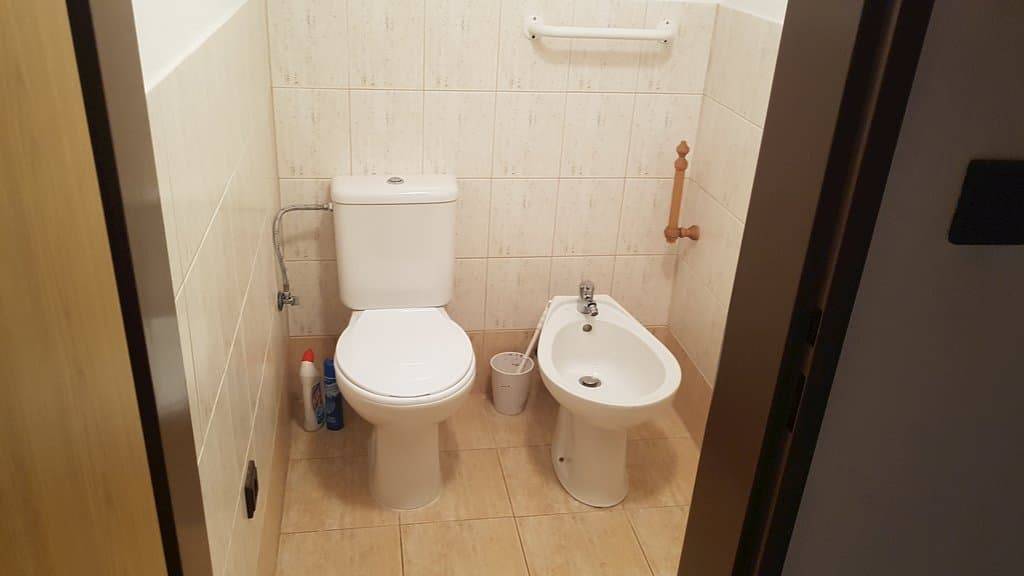 Samostatná toaleta, Horský dom, Bystrá