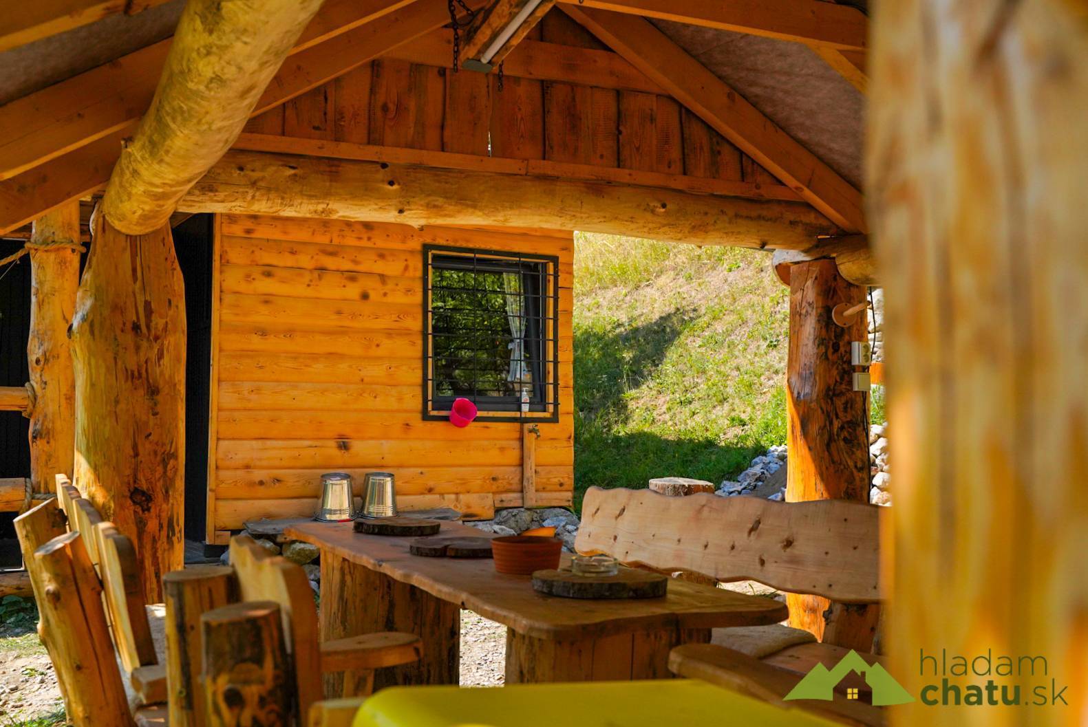 Terasa, Na samote u Lesa, Revúca