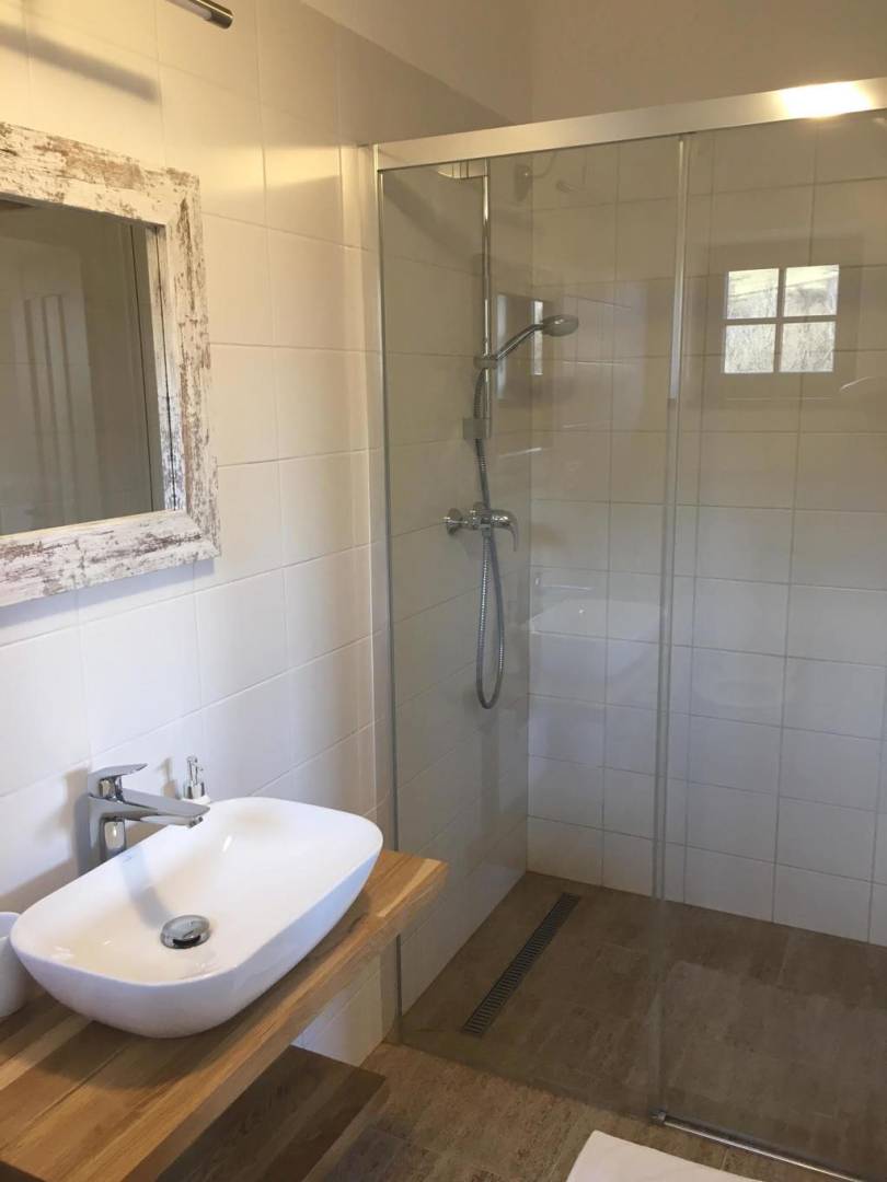 Kúpeľňa s toaletou, Chalupa pod lesom, Hodruša - Hámre