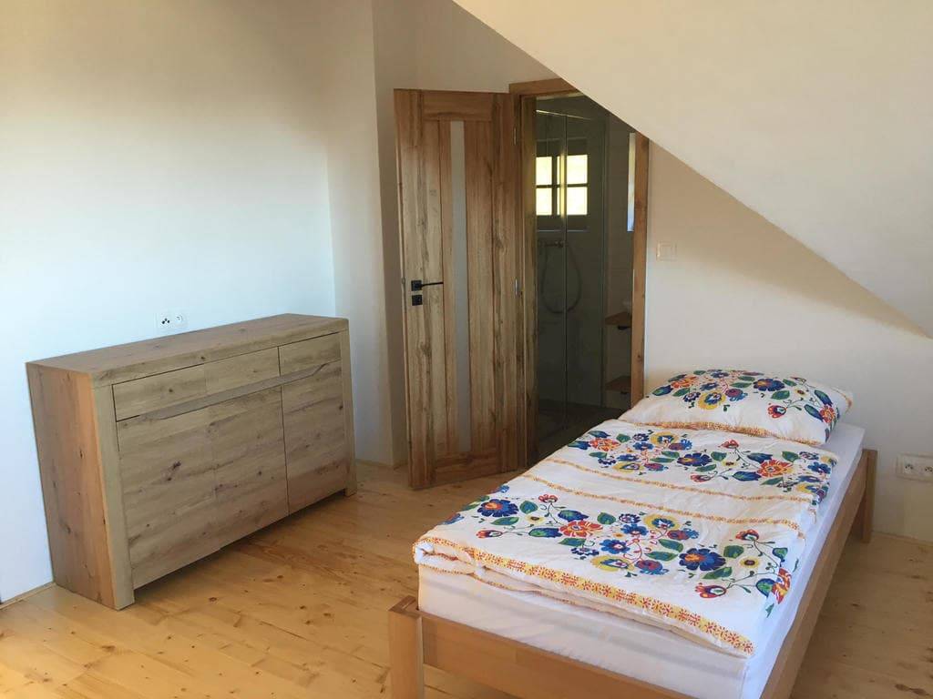 Spálňa, Chalupa pod lesom, Hodruša - Hámre