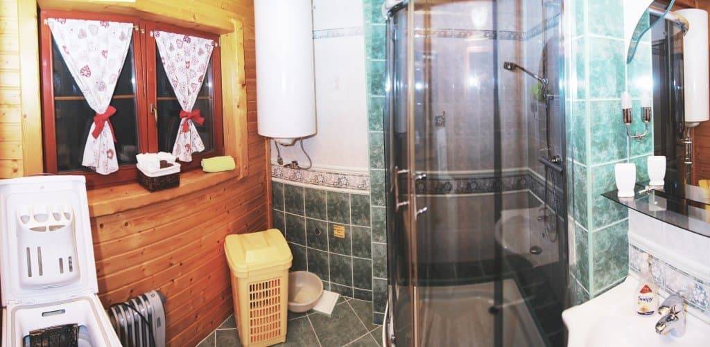 Kúpeľňa s toaletou, Rozprávkový zrub, Dúbrava