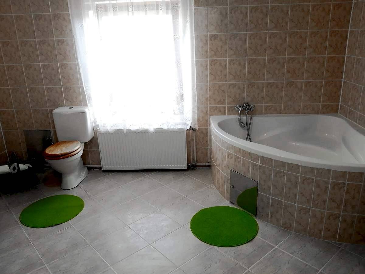 Kúpeľňa s toaletou, Majer Malženice, Malženice