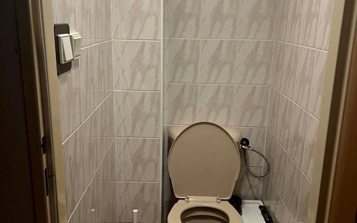 Samostatná toaleta, Štvorspálňový extra veľký dom, Nitra