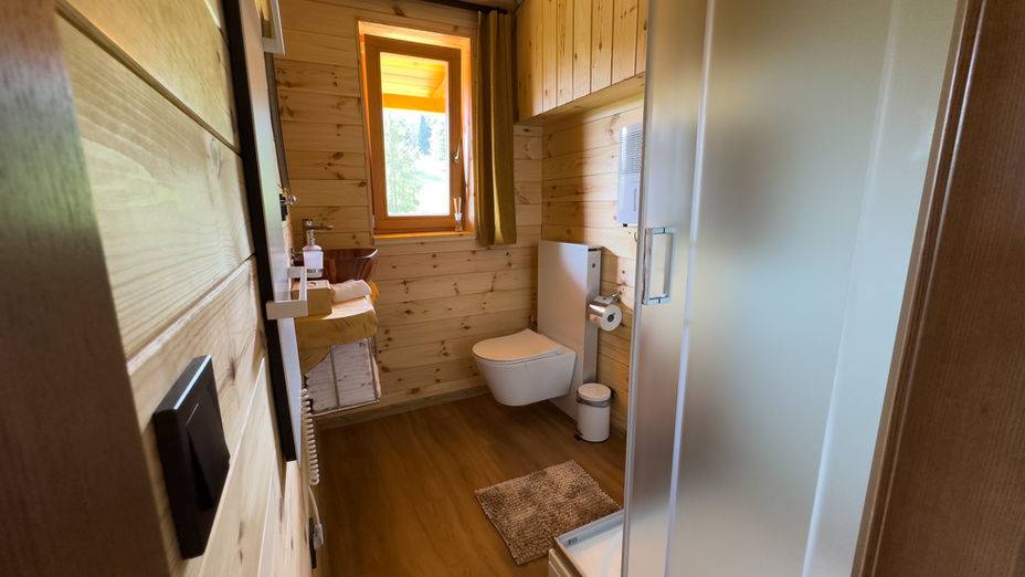 Kúpeľňa s toaletou, Domček v korunách stromov, Oščadnica