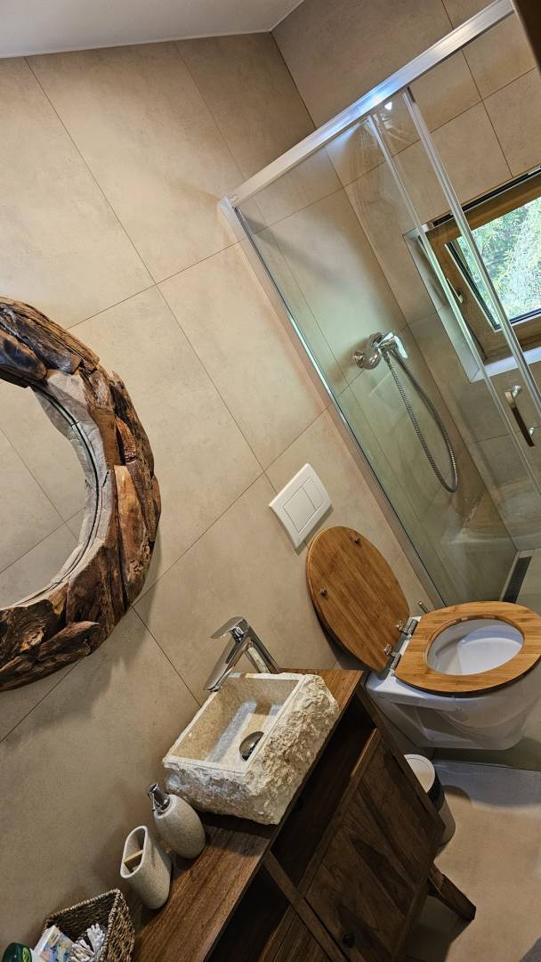 Kúpeľňa s toaletou, Chalet Robinson, Modra