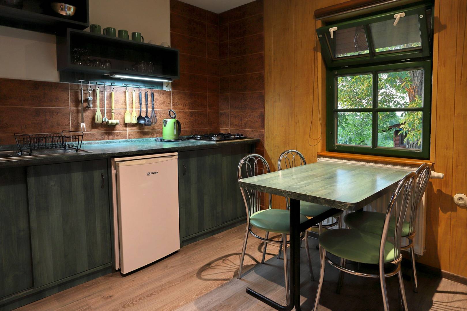 Kuchyňa, Bungalovy pri mlyne, Radava