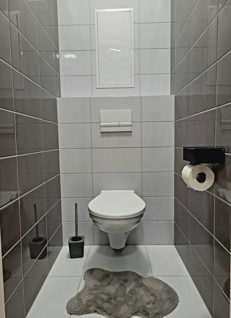 Samostatná toaleta, Apartmán Senica, Senica