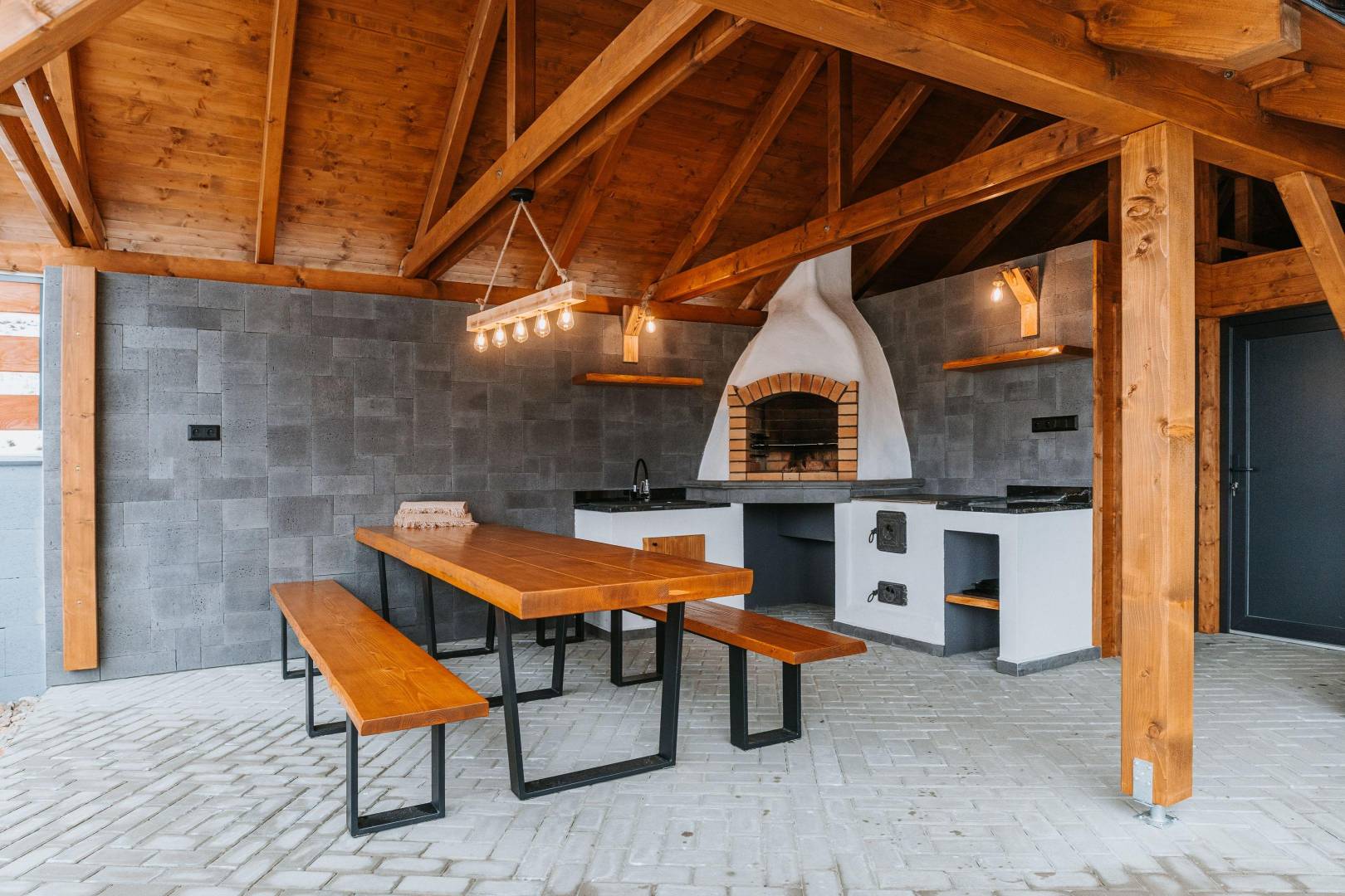 Terasa, Zrub Azarka, Beňuš