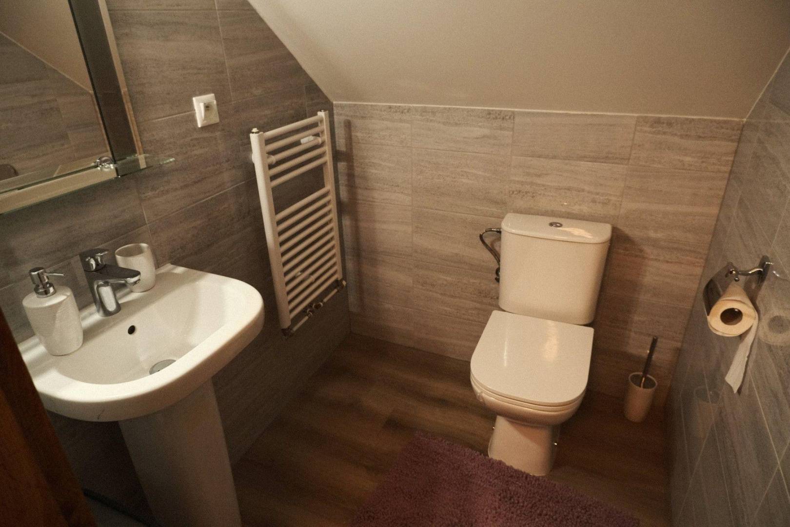 Samostatná toaleta, Chatky Korytárky, Korytárky