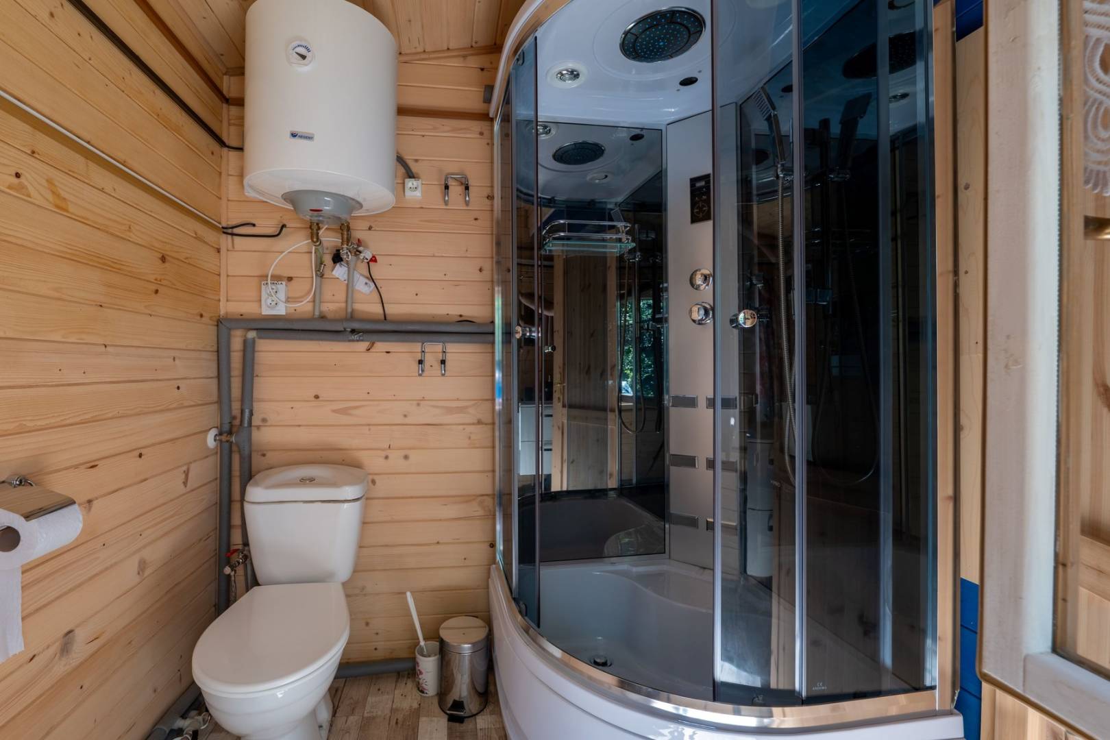 Kúpeľňa s toaletou, Chatka Kolibaba, Leštiny
