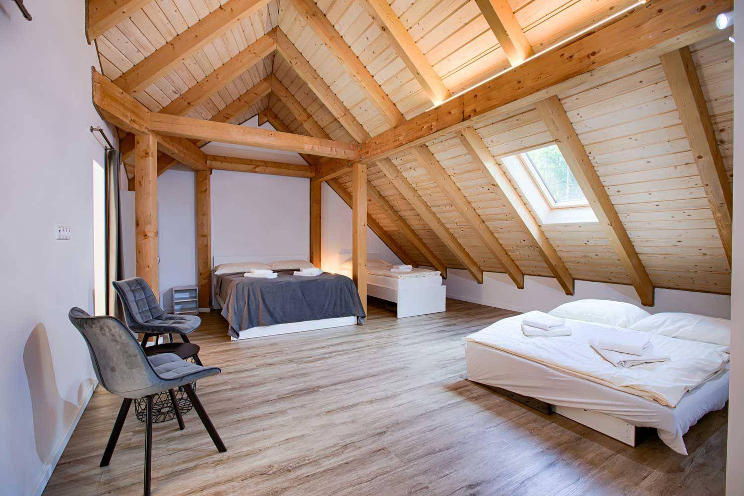 Spálňa, Pekné časy na Hlobišove, Hronec