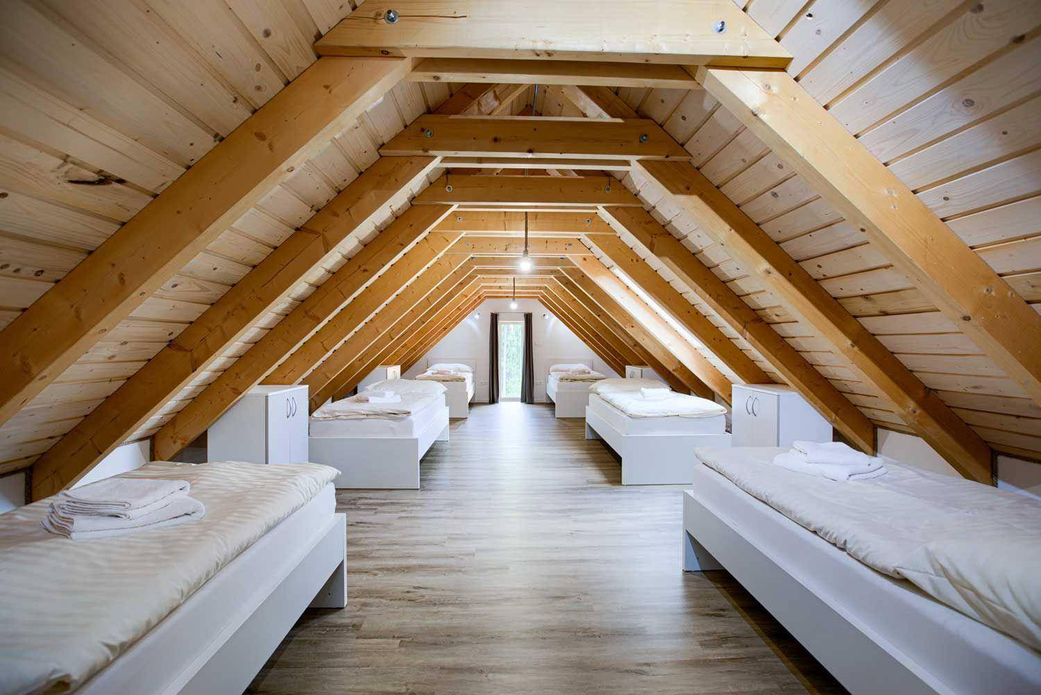 Spálňa, Pekné časy na Hlobišove, Hronec