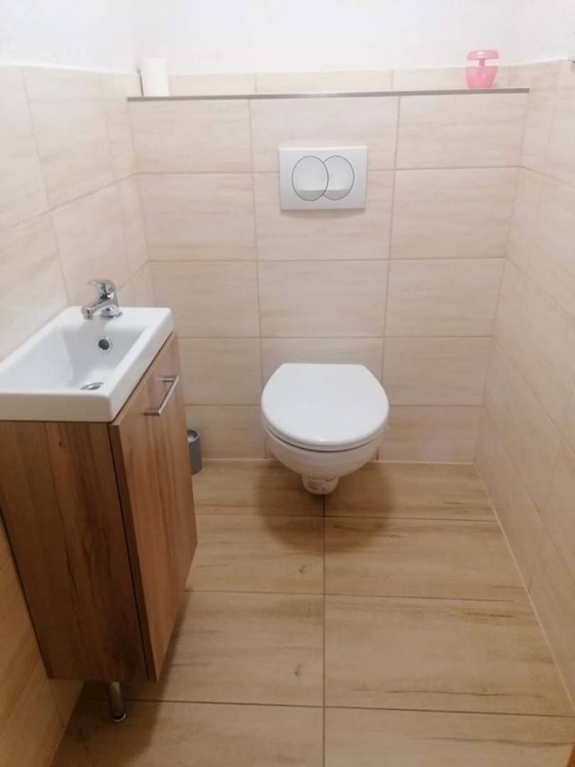 Samostatná toaleta, Chata u Miňa Sihelné, Sihelné