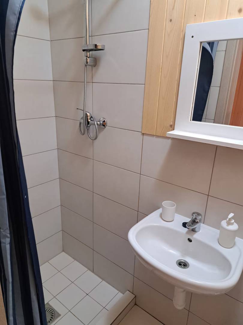 Kúpeľňa s toaletou, OdychOFFka - pravý blok, Prašice