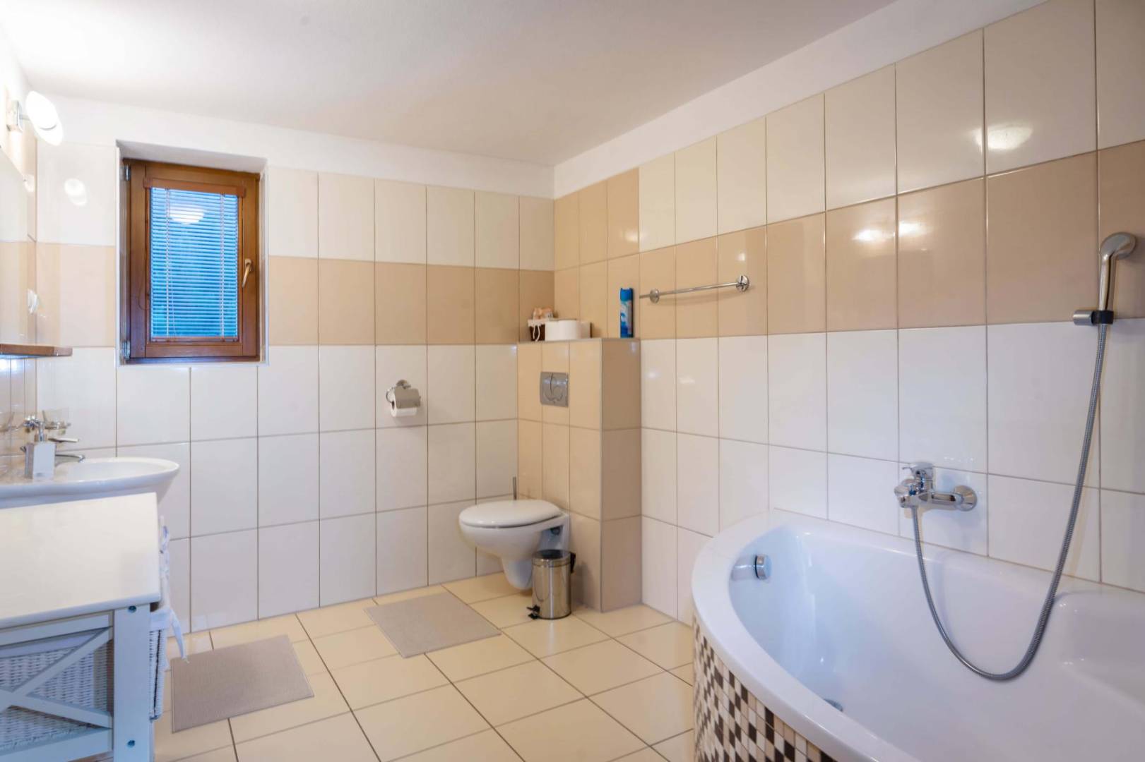 Kúpeľňa s toaletou, Apartmanica Tále 8B, Bystrá