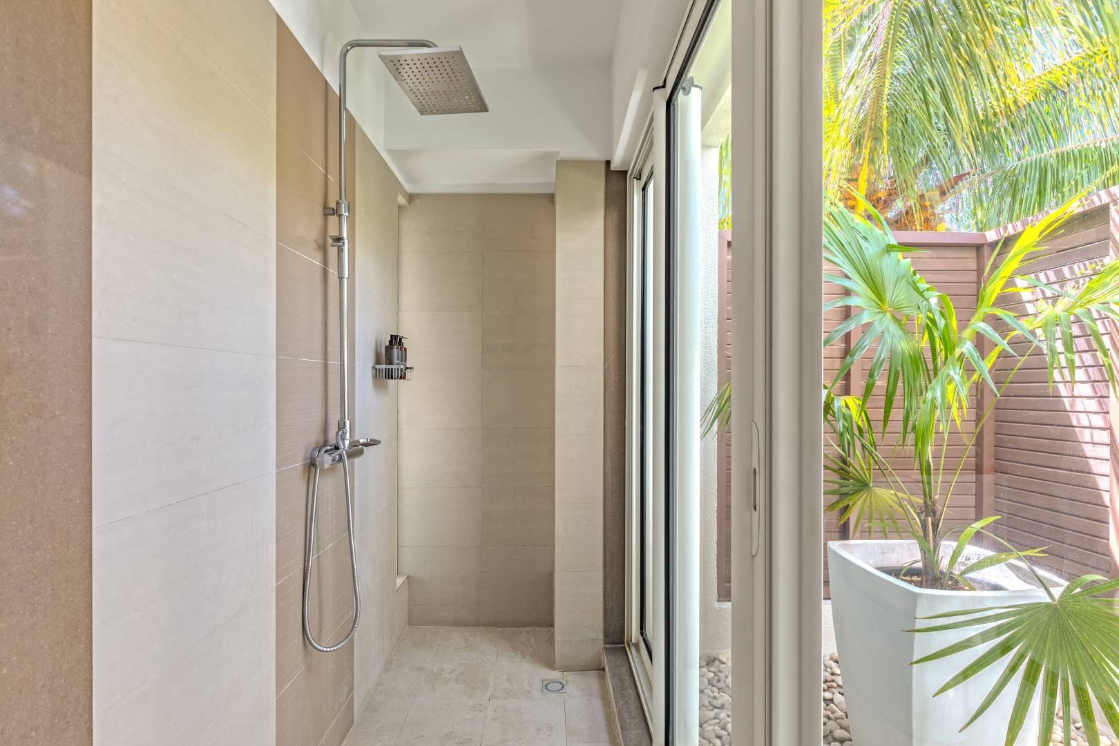 Kúpeľňa s toaletou, Villa Karma by muse villas, Grand Baie