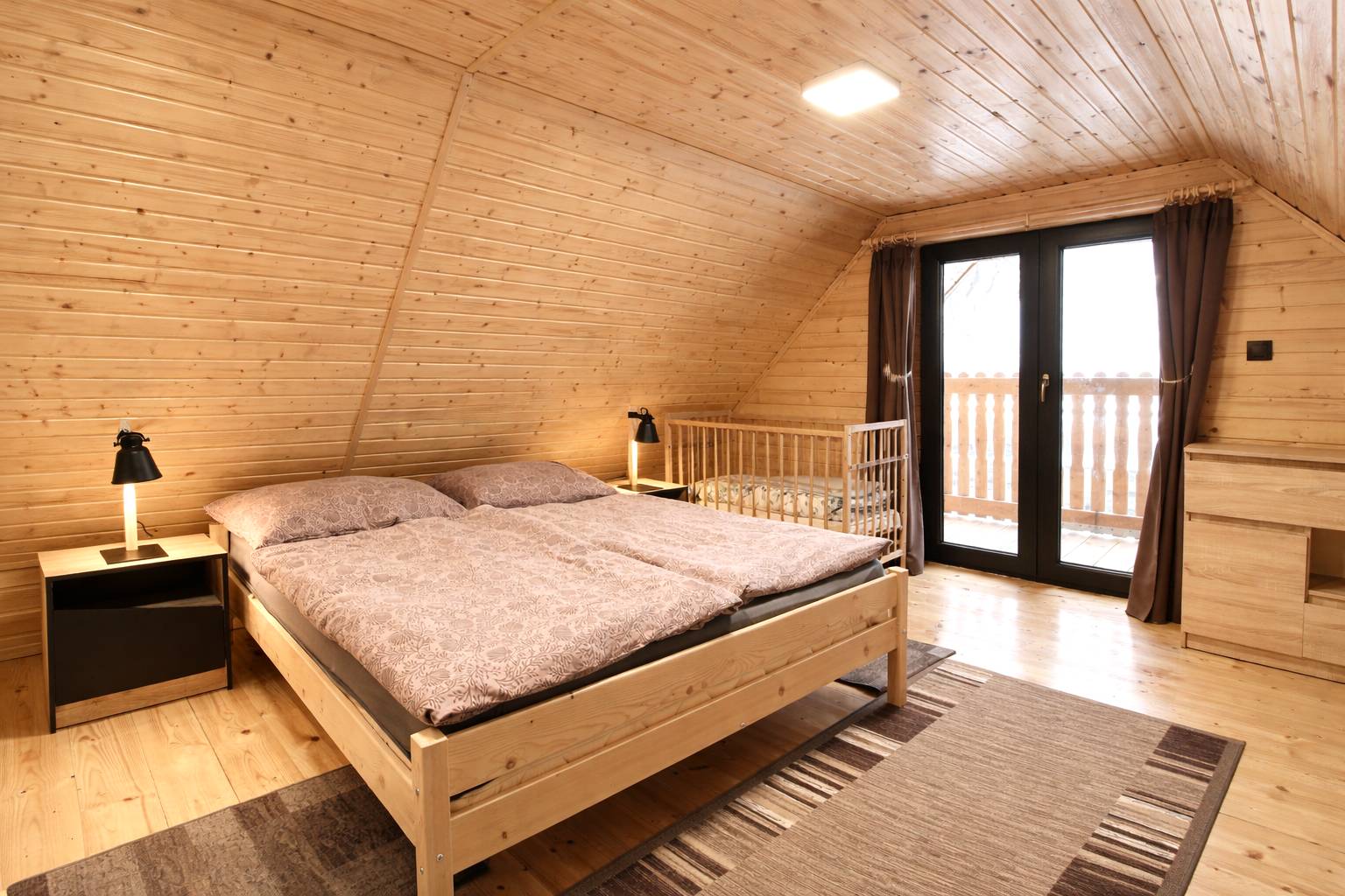 Spálňa, Chata pri Kaštieli Longevity Nature Retreat, Necpaly