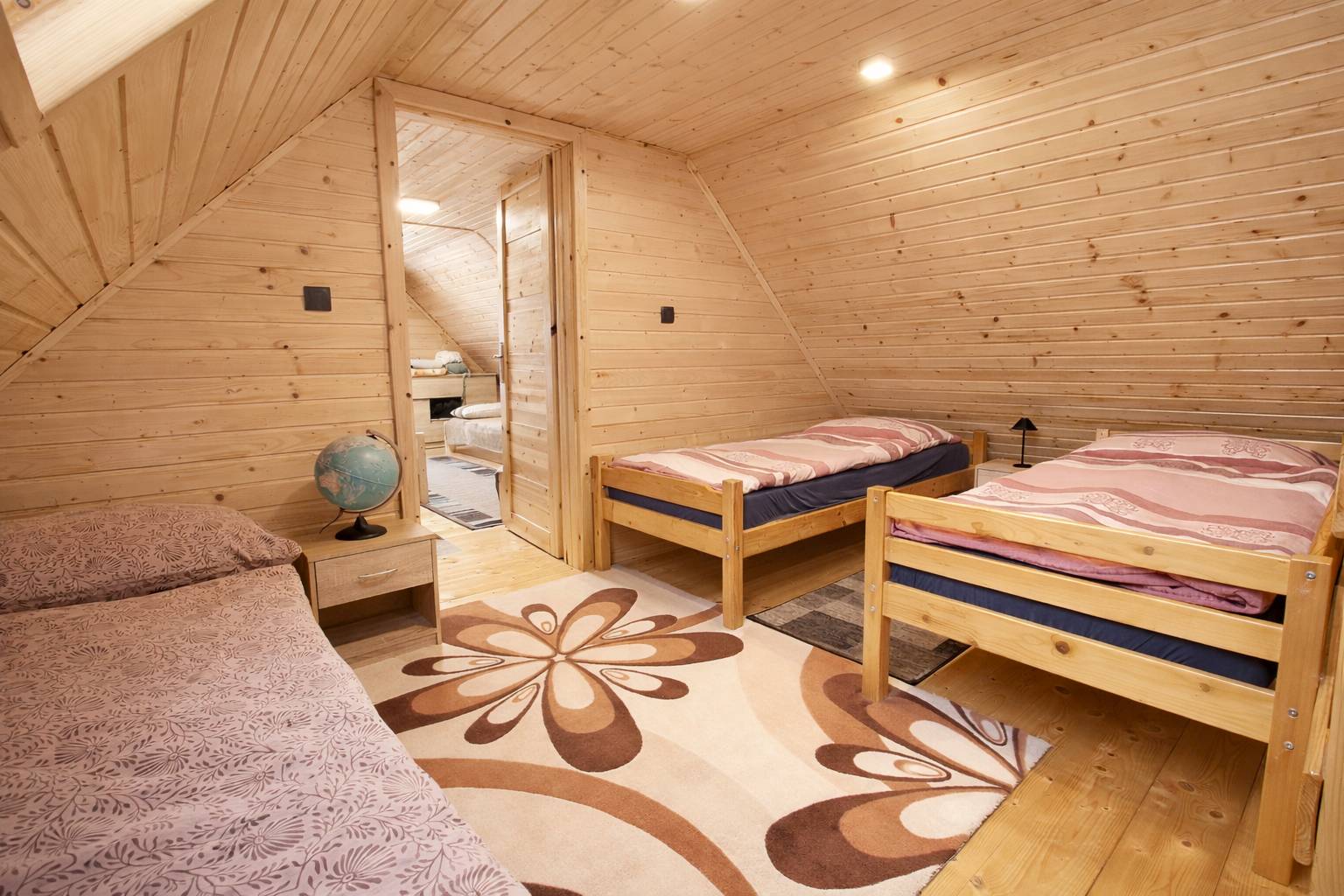 Spálňa, Chata pri Kaštieli Longevity Nature Retreat, Necpaly