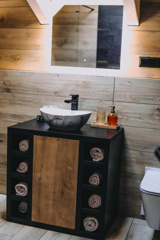 Kúpeľňa s toaletou, Chata Andromeda, Oravská Lesná