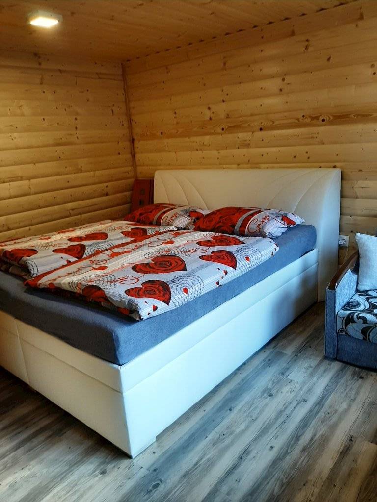 Spálňa, Chalupa pod Lyscom, Jasenská Dolina