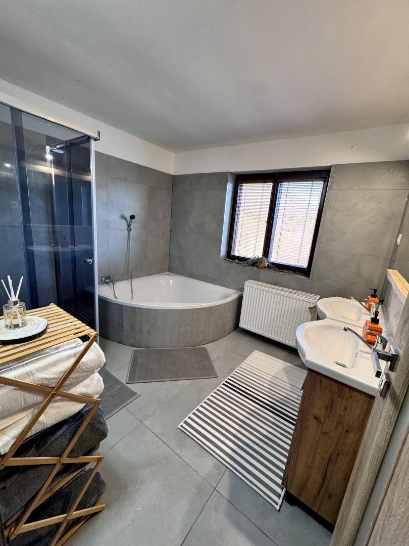 Kúpeľňa bez toalety, Chata pod Horou - Nová Baňa, Nová Baňa