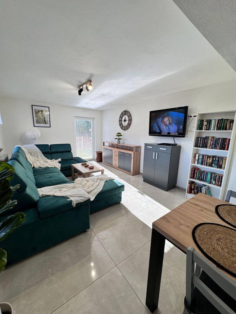 Spoločenská miestnosť, Chata pod Horou - Nová Baňa, Nová Baňa