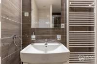 Kúpeľňa s toaletou, TATRA SUITES - Luxury Studio C408, Vysoké Tatry