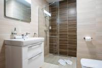 Kúpeľňa s toaletou, TATRA SUITES - Luxury Studio A302, Vysoké Tatry
