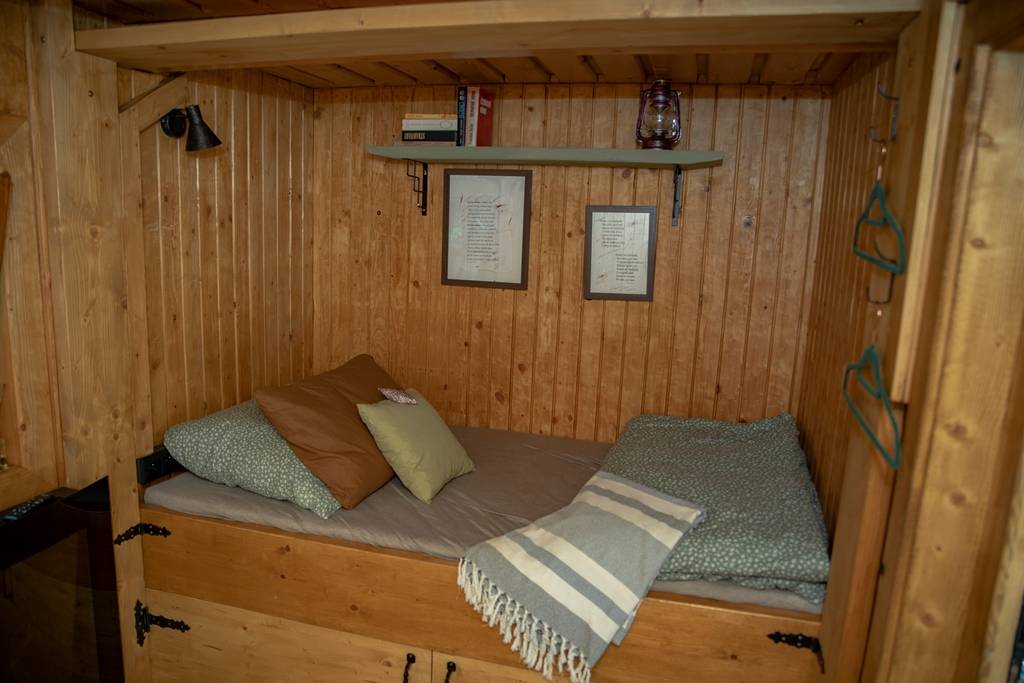 Spálňa, DAČ₵A, Pokryváč