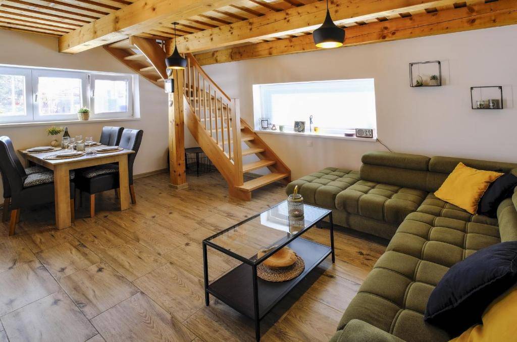 Obývačka, Villa Alexandra, Bešeňová