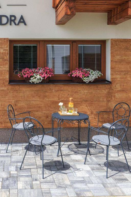 Terasa, Villa Alexandra, Bešeňová