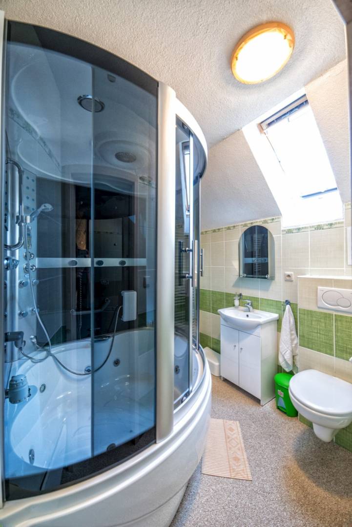 Kúpeľňa s toaletou, Drevenica pod Sitieňom 1, Lazisko