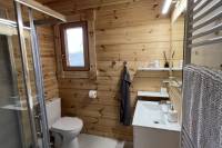 Kúpeľňa s toaletou, Zrub Trixy, Veľká Lomnica
