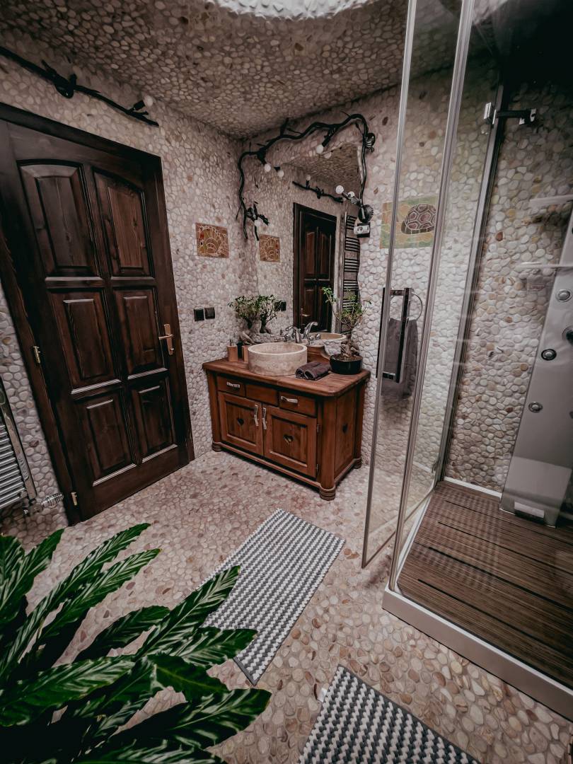 Kúpeľňa s toaletou, MEDULIENKA TREEHOUSES NOSZVAJ, Noszvaj