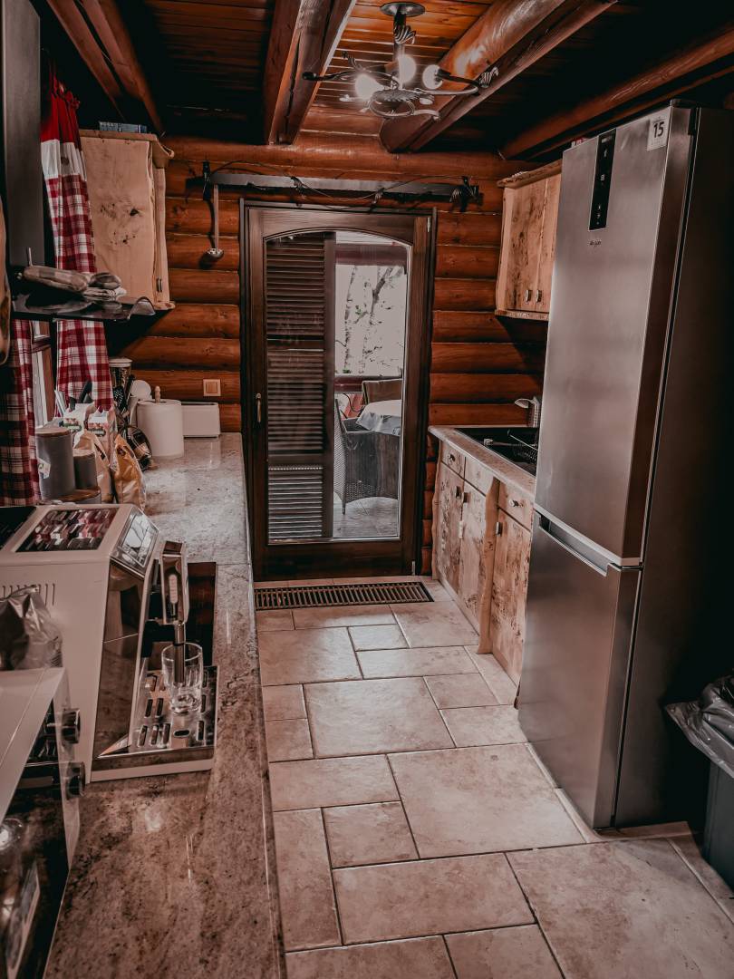 Kuchyňa, MEDULIENKA TREEHOUSES NOSZVAJ, Noszvaj