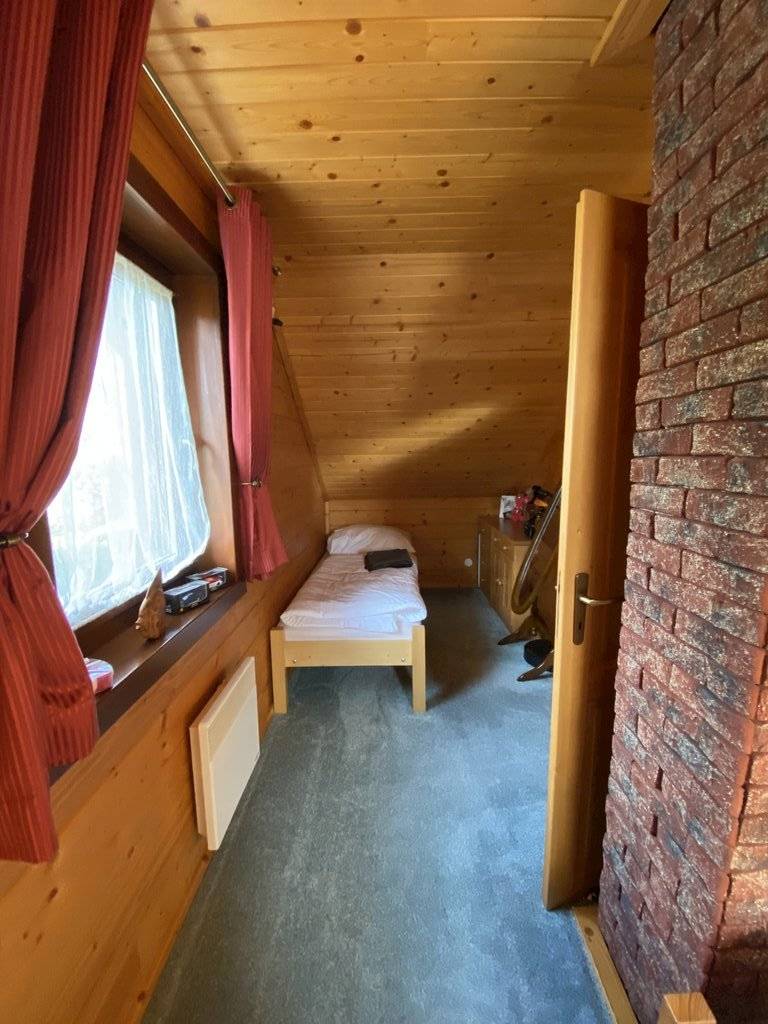 Spálňa, Chata s bazénom a domčekom na strome, Námestovo