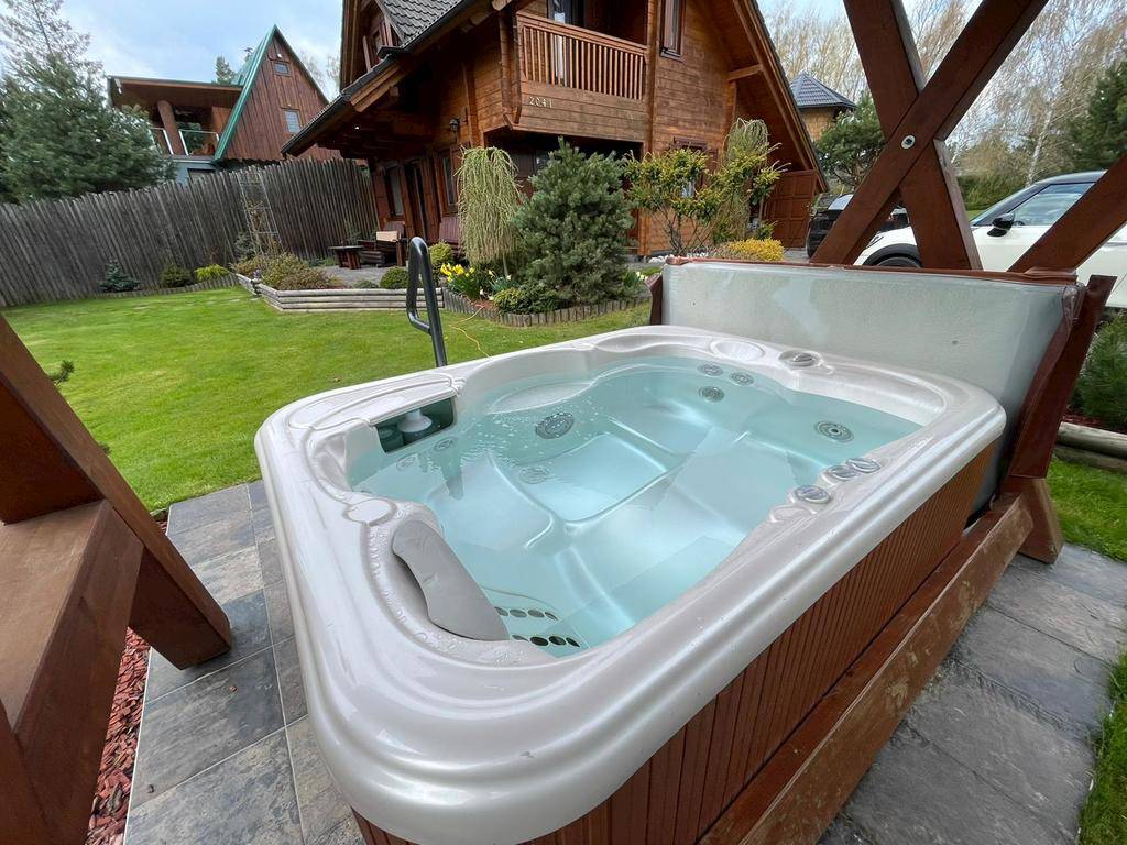 Wellness, Chata s bazénom a domčekom na strome, Námestovo