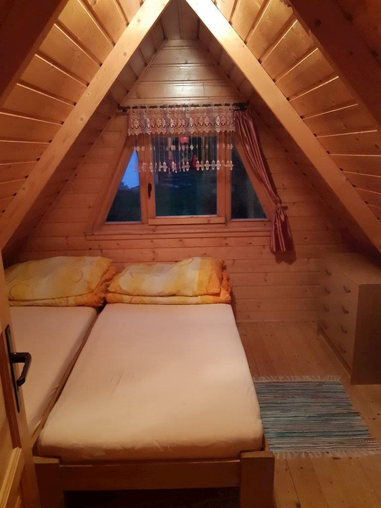 Spálňa, Chata Katka, Leštiny