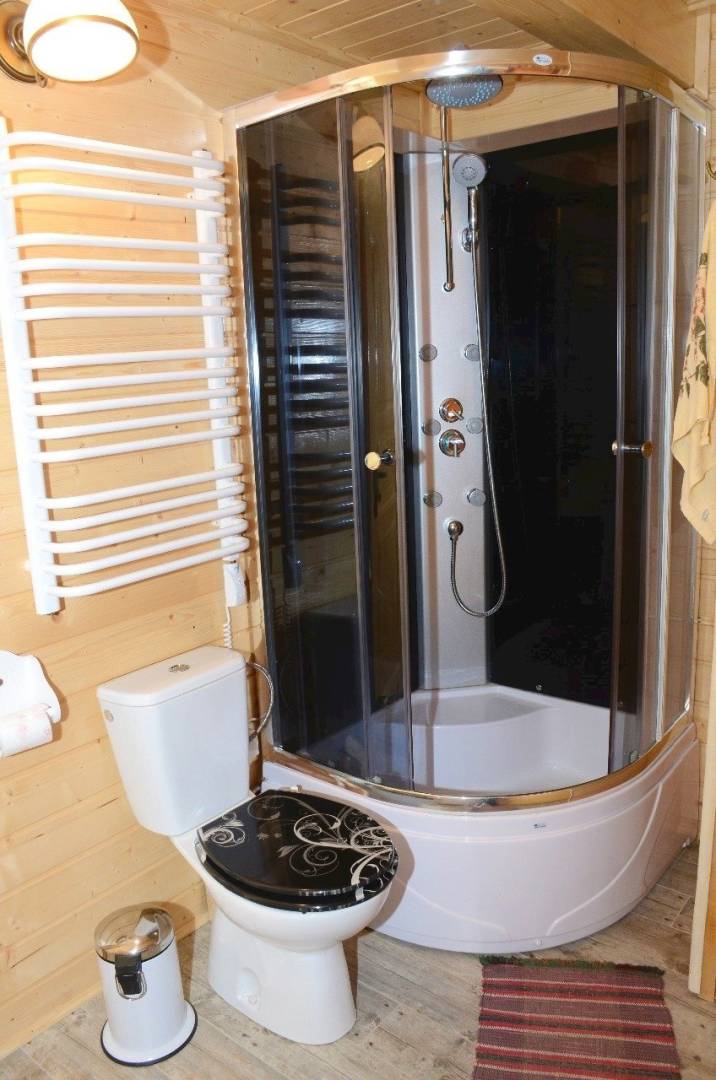 Kúpeľňa s toaletou, Chata Emka, Vyšný Kubín