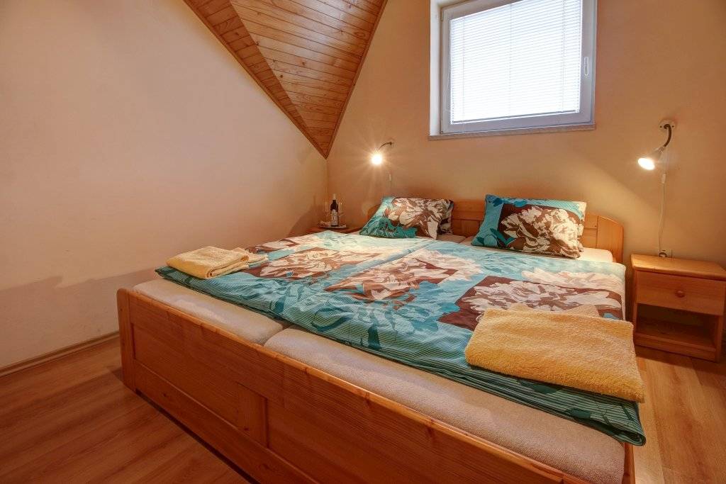 Spálňa, Chata Fuňák, Oščadnica