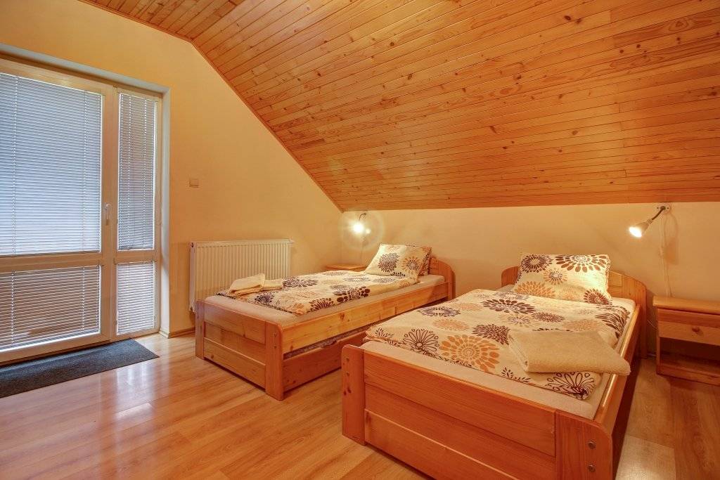 Spálňa, Chata Fuňák, Oščadnica